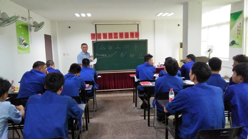 z6com·尊龙公司举行学徒制员工结业考核