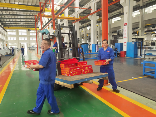 夏送清凉到一线   情系生产型员工